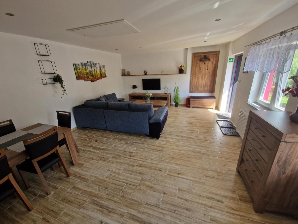 Restaurace U Mateje B&B Nove Mesto pod Smrkem Eksteriør billede